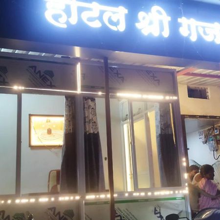 Shree Gajlaxmi Hotel Walking Distance From Mahakaleswar Ujjain Exterior foto